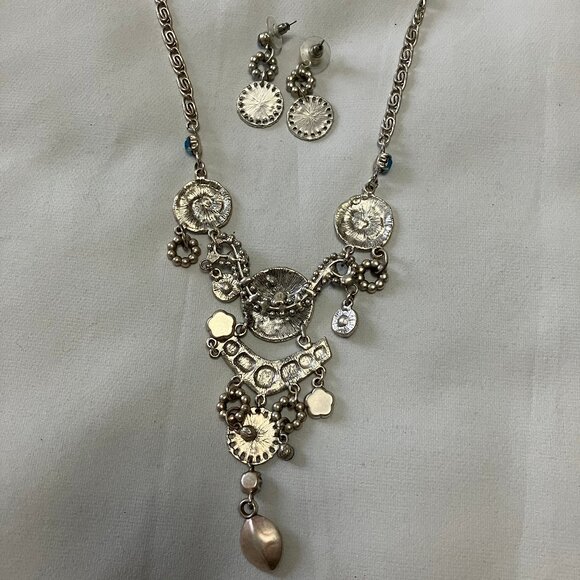 Art Deco-styled Blue/Silver Tone Fashion Costume Necklace & Earring Set - Picture 9 of 10